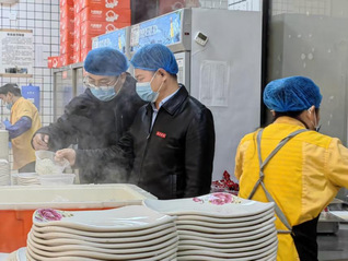 蔡海生校长食品安全检查